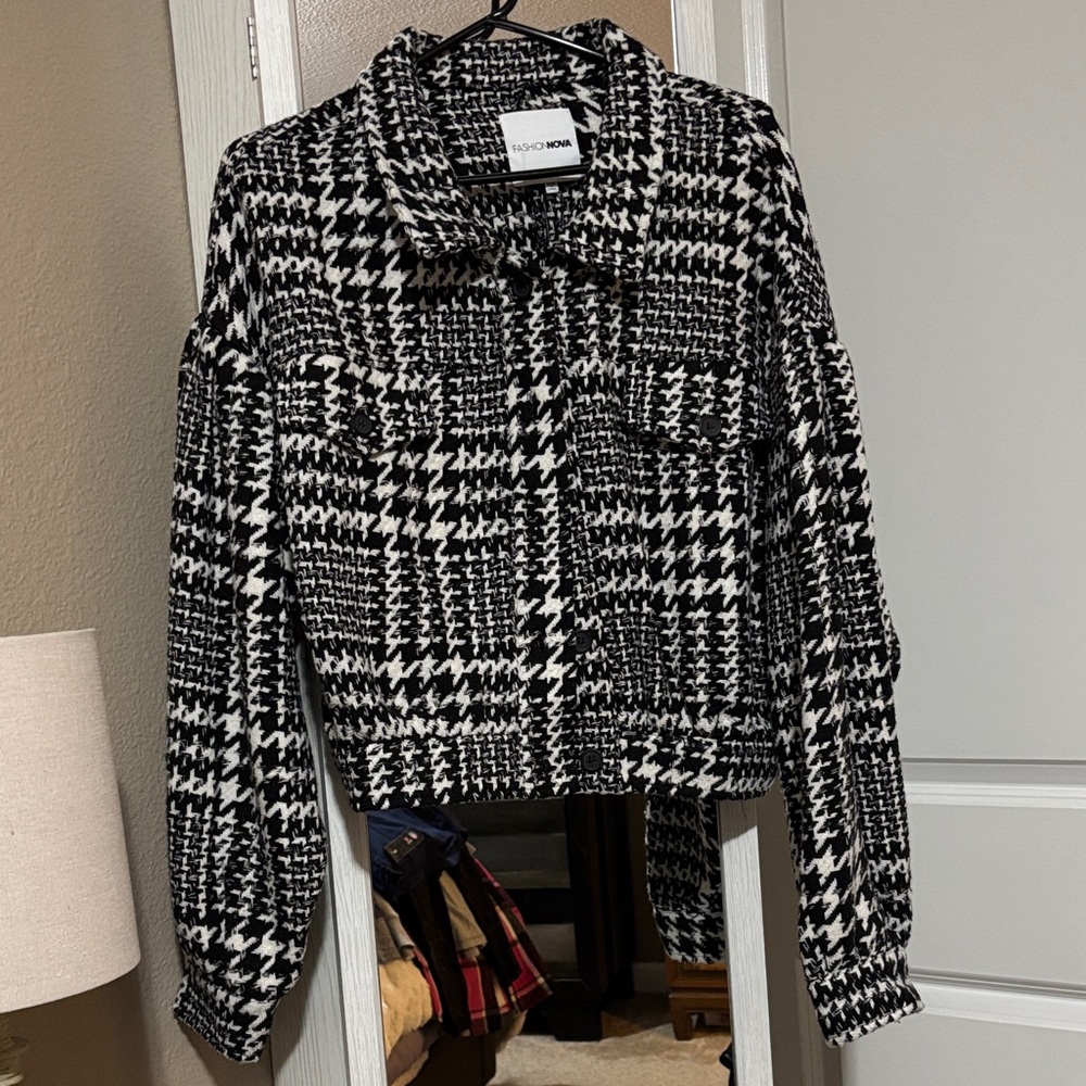 Fashion Nova Black and White Houndstooth Blazer